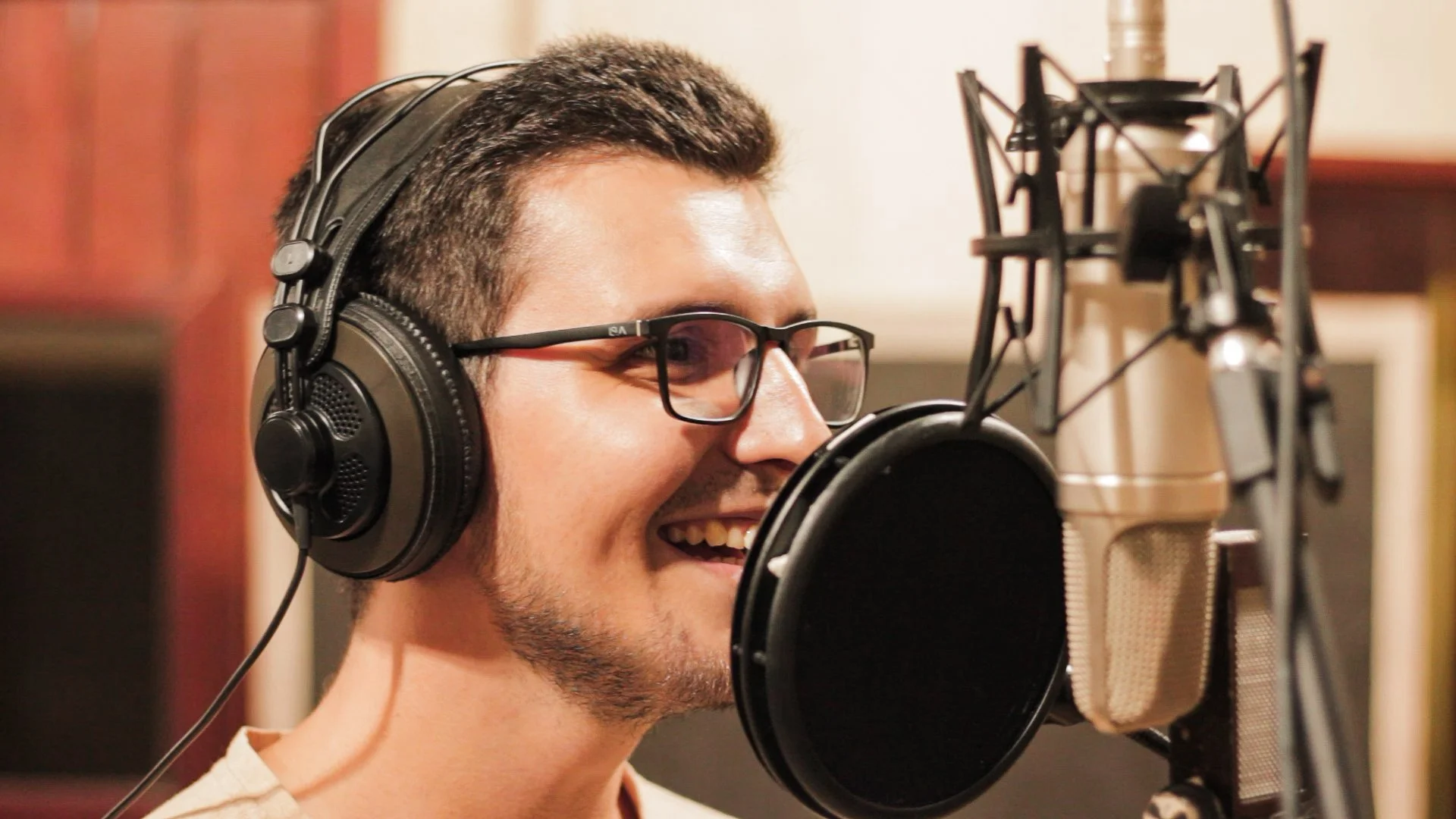 Lucas Gaião lança single Curumim com show no Café da Usina